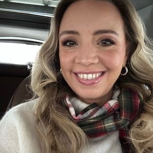 Meet your Posher, Helen